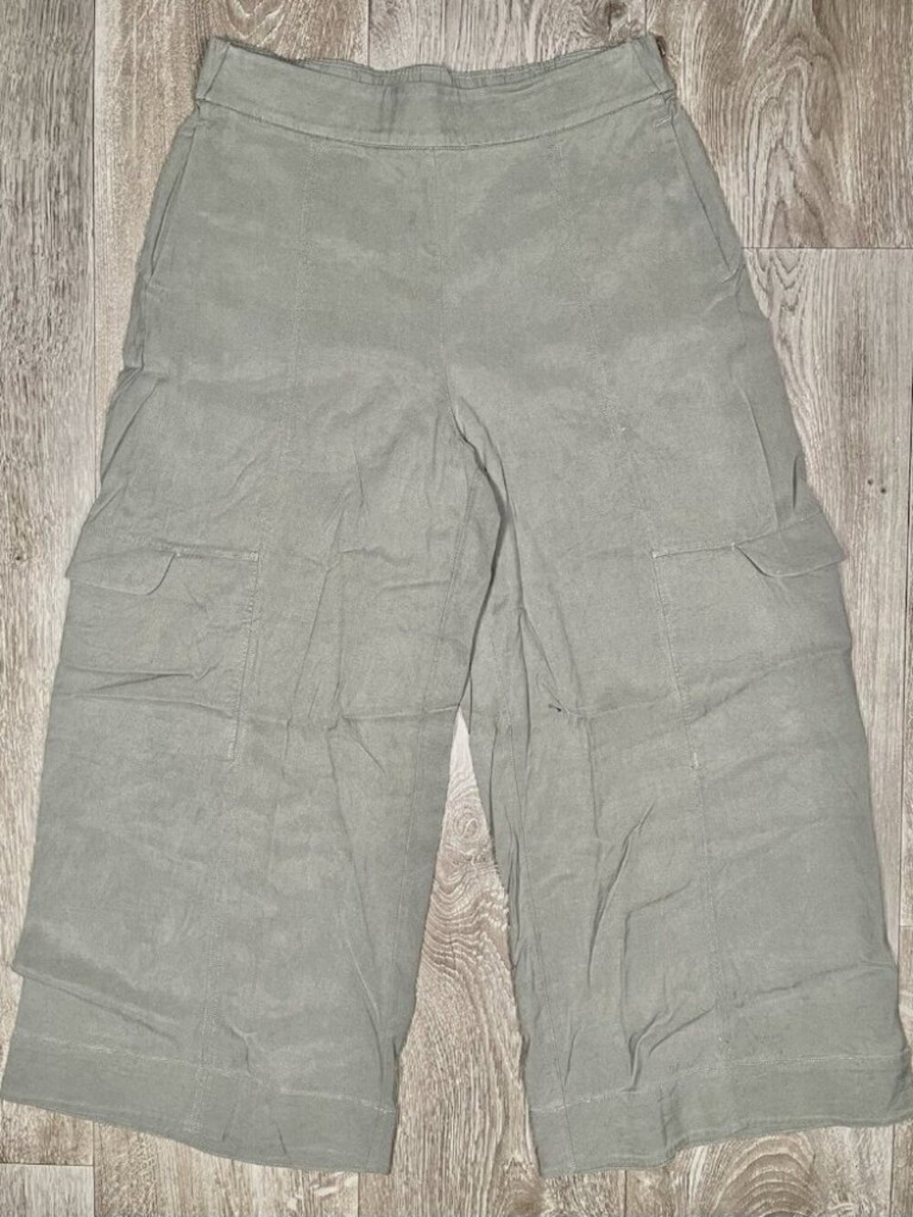 Lululemon Metropolis Maven Green Crop Cargo Wide Leg Pants - Women Size 6